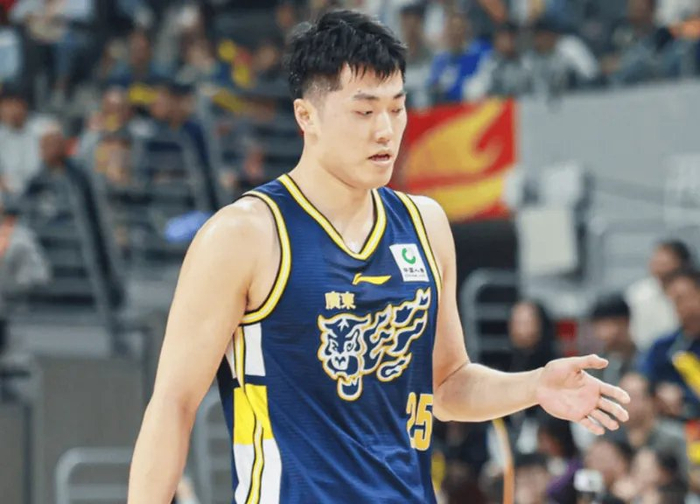 kaiyun-广东104-113上海1喜3忧!黄明依奇兵,内线+张皓嘉没法看!|CBA俱乐部杯|杜锋|球员|比赛|对手_新浪体育_新浪新闻