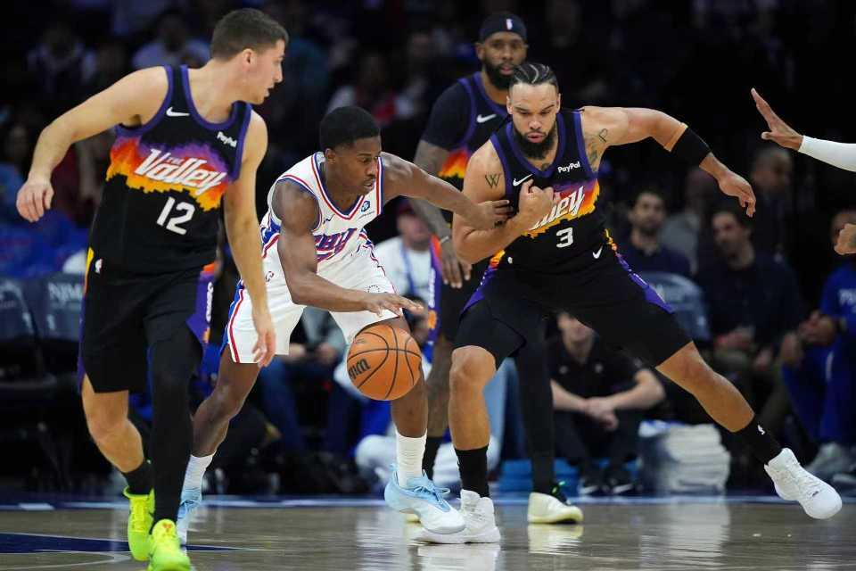 开云-恩比德乔治缺席！布克27分太阳灭76人获3连胜 格林时隔33场复出