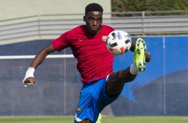 开云APP-【早报】梅西首秀体验功夫足球！热刺枪手“包围”英超