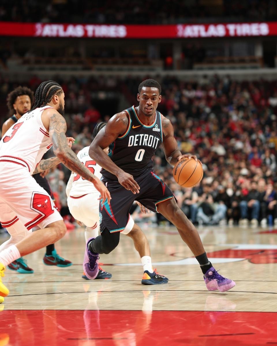 开云APP-联盟第一！活塞5连胜送公牛8连败 坎宁安准三双杜伦复出26+13