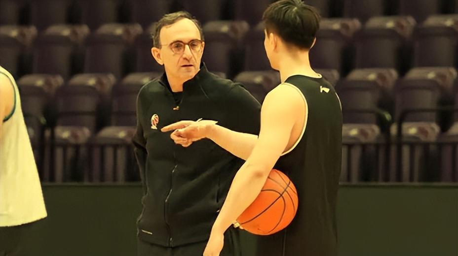 开云网页版-上午9:30官宣！辽篮PK深圳辽体直播,只需做好四点,开门红不在话下