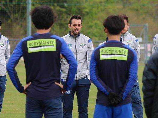 开云网页版-云指挥两个月后 J联赛的新外教终于到达球队主场