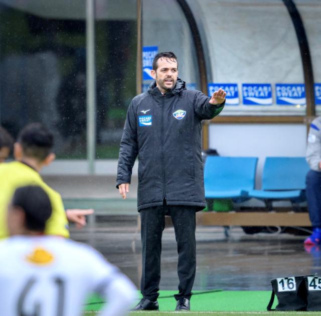 开云网页版-云指挥两个月后 J联赛的新外教终于到达球队主场